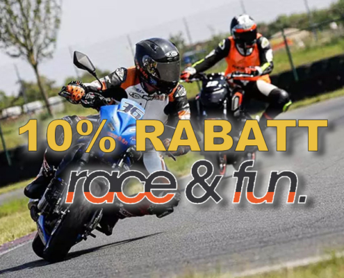 Motorradfahrer beim Kurventraining. 10% Rabatt bei race&fun.